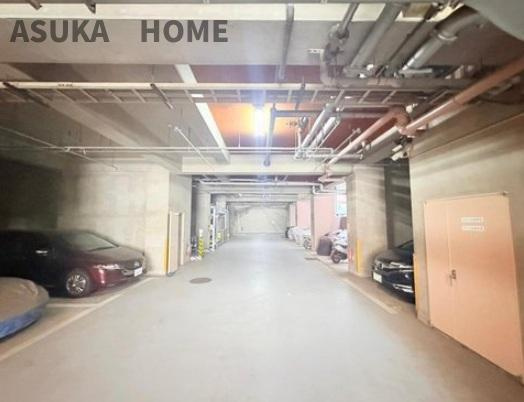 クリオ新横浜壱番館の駐車場|敷地内駐車場は天気などの左右されないので、いつでもお出かけできますね。