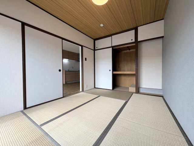 ハイコーポ長岡京B棟の和室|南側和室