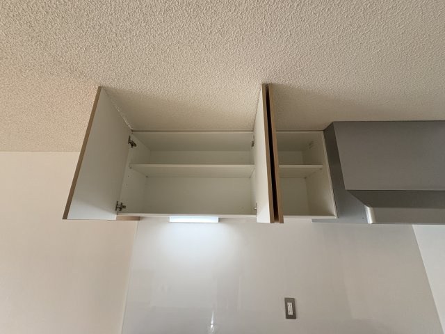 ハイコーポ長岡京B棟の内装|キッチン吊戸棚