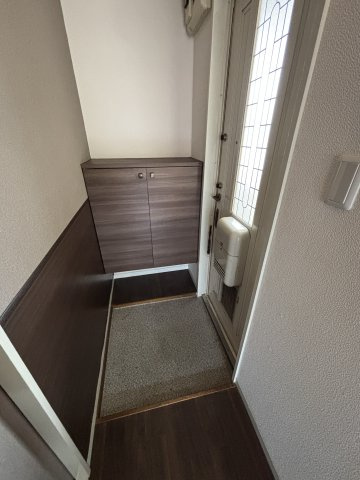 ハイツひるみFの玄関