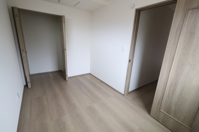 《仲介手数料無料》中央区鈴谷７丁目10新築一戸建てハートフルタウンの洋室|1階 5.2帖