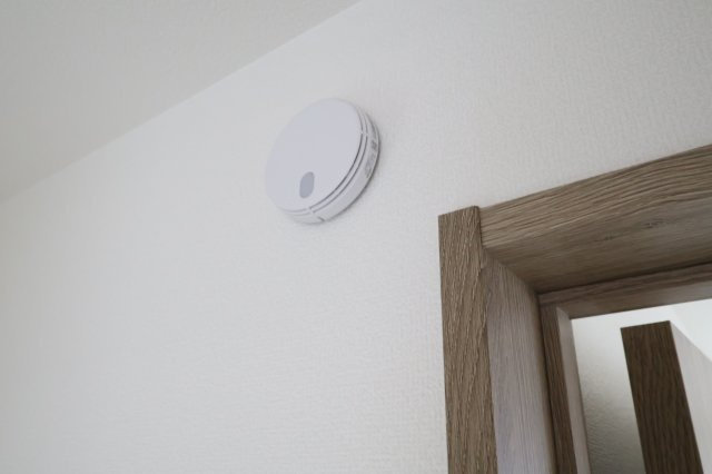 《仲介手数料無料》中央区鈴谷７丁目10新築一戸建てハートフルタウンのその他|火災報知器が各お部屋に付いています。