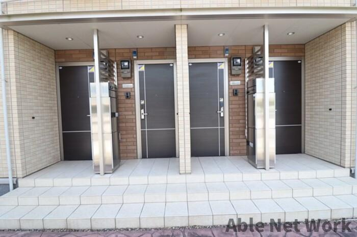 Casa(カーサ)EXE　B(エグゼビー)のエントランス|宅配ボックス完備