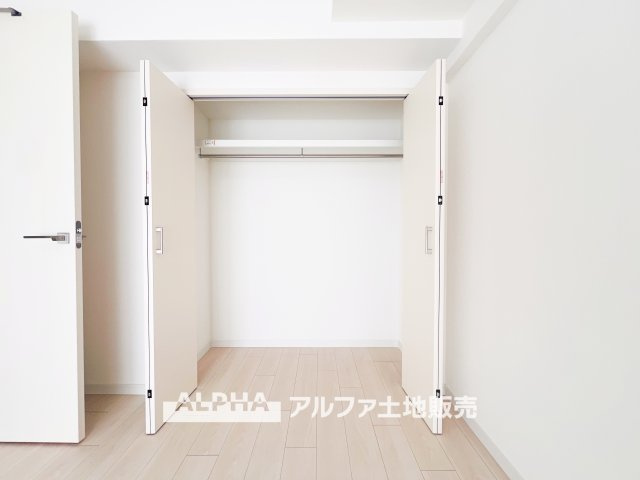 ダイアパレス河辺第Ⅱの収納|【Go filled with memories】
◆ありったけの◆住空間をよりよくするためには大切な収納スペース。時が経ち思い出がここに詰まっていく。