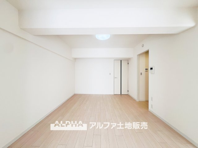 ダイアパレス河辺第Ⅱの居間・リビング|【Cherish the time】
◆君との時間は◆リビングで、食卓で、寝室で、どこにいても楽しめる。居心地の良い空間の中で質のいい安らぎを求めたい。