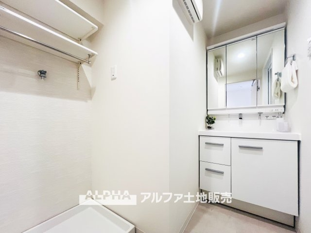 ダイアパレス河辺第Ⅱのランドリースペース|【Laundry space】
◆ランドリースペース◆広々した空間で雨の日でも十分に洗濯物を乾かすことが出来ます。バスルームには浴室換気乾燥機も付いているので重宝しますね。