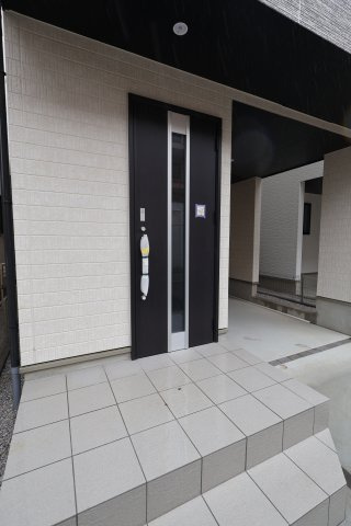 《仲介手数料無料》中央区鈴谷７丁目10新築一戸建てハートフルタウンの玄関