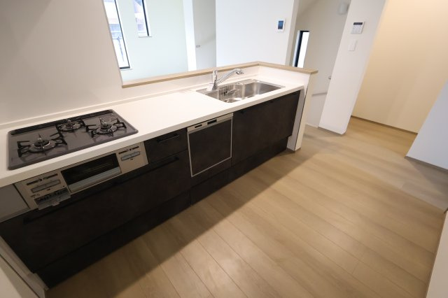 《仲介手数料無料》中央区鈴谷７丁目10新築一戸建てハートフルタウンのキッチン