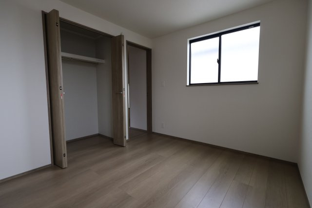 《仲介手数料無料》中央区鈴谷７丁目10新築一戸建てハートフルタウンの洋室|3階 5.2帖
