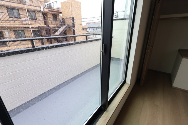 《仲介手数料無料》中央区鈴谷７丁目10新築一戸建てハートフルタウンのバルコニー
