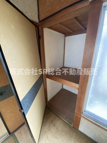 池島町4丁目中古テラスハウスの収納|十分な収納スペースがあります