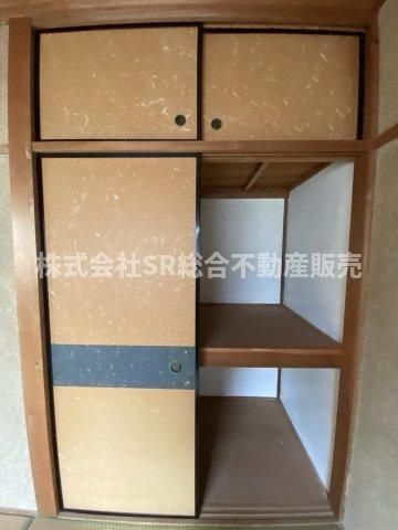 池島町4丁目中古テラスハウスの収納|たっぷりとした収納スペースです