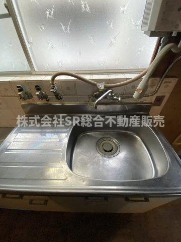 池島町4丁目中古テラスハウスのキッチン|システムキッチンに新調されたい場合は、ご相談ください！