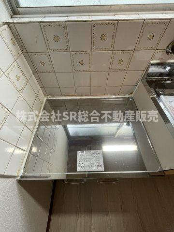 池島町4丁目中古テラスハウスのキッチン|お好きなコンロ置けます。