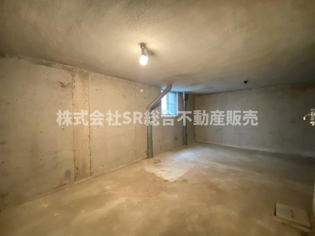 池島町4丁目中古テラスハウスの駐車場|自転車・バイクも雨に濡れずに置けます！