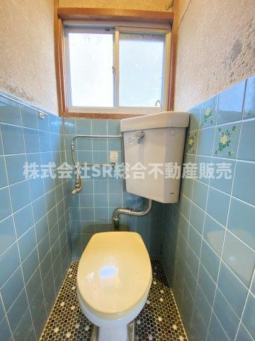 池島町4丁目中古テラスハウスのトイレ|温水洗浄便座付きトイレに新調されたい場合は、ご相談ください！