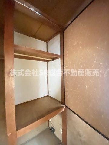 池島町4丁目中古テラスハウスの収納|全居室収納有なのも嬉しいポイントです！