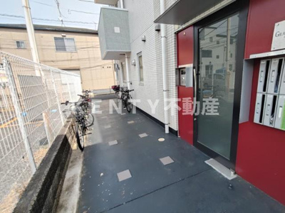 【エントランス】 | グレースコート | エントランスです