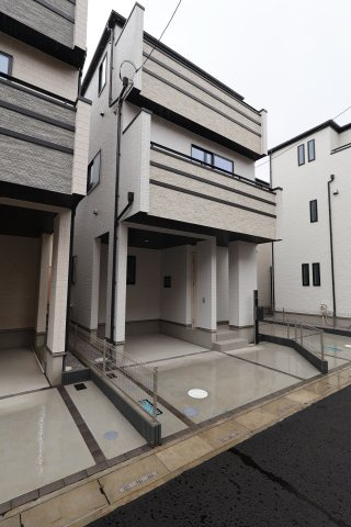 《仲介手数料無料》中央区鈴谷７丁目10新築一戸建てハートフルタウンの外観|撮影日 2026年6月25日 13:30 雨