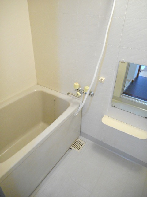 サンテラス窪　Ａの浴室|バス