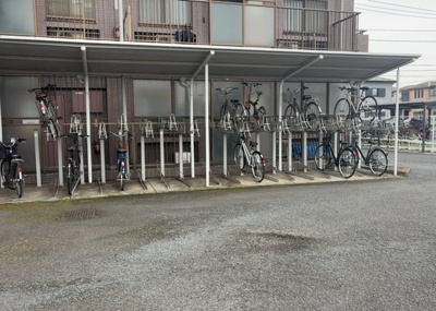 【駐輪場】 | サンライズステージ淵野辺Ⅰ | マンションの駐輪場は、事前に空きがあるか確認を取ると安心です。せっかく入居したのに駐輪スペースがない！なんてことになったら大変ですよね。そこで、内見時や購入前にはまず事前に確認しておくと良いでしょう。