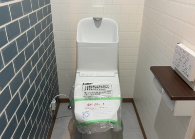 【トイレ】 | サンライズステージ淵野辺Ⅰ | トイレは大きさや形、機能、抗菌性などが異なる多種多彩なタイプが各メーカーから出ています。それぞれに良さがあるため、事前にどういったタイプのトイレがいいのかをご家庭内で決めて、内見に行くといいでしょう。