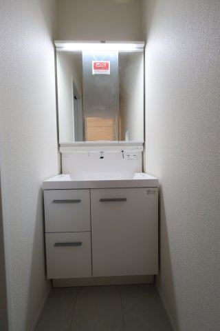 《仲介手数料無料》中央区鈴谷７丁目10新築一戸建てハートフルタウンの独立洗面台