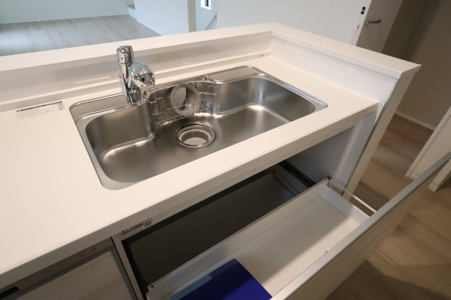 《仲介手数料無料》中央区鈴谷７丁目10新築一戸建てハートフルタウンの洋室