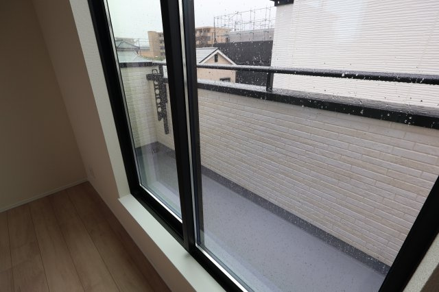 《仲介手数料無料》中央区鈴谷７丁目10新築一戸建てハートフルタウンのバルコニー