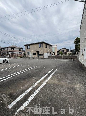 イルマーレの駐車場