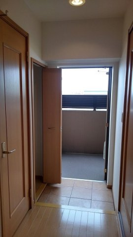 サニーブローテ住吉Ⅱ　　刈谷市近郊の賃貸はクラスホーム刈谷店の玄関|収納もある玄関です