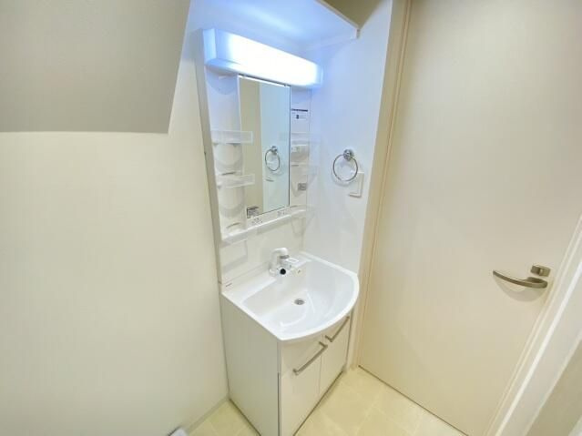 ＣＢ春日部クイントの独立洗面台