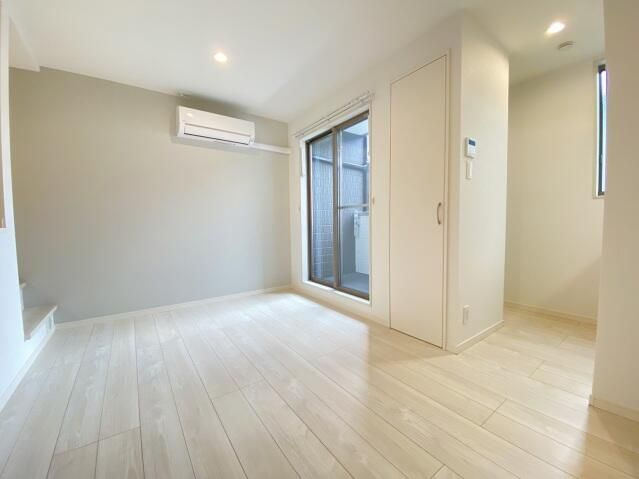 ＣＢ春日部クイントの居間・リビング