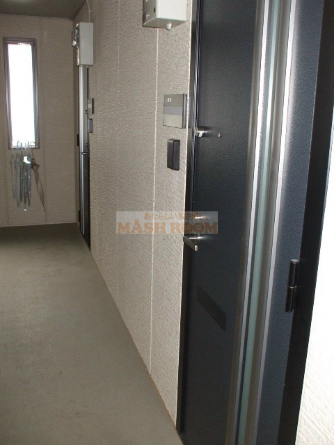 中野区大和町３丁目のアパートのエントランス