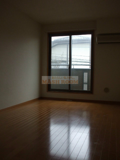 中野区大和町３丁目のアパートの居間・リビング