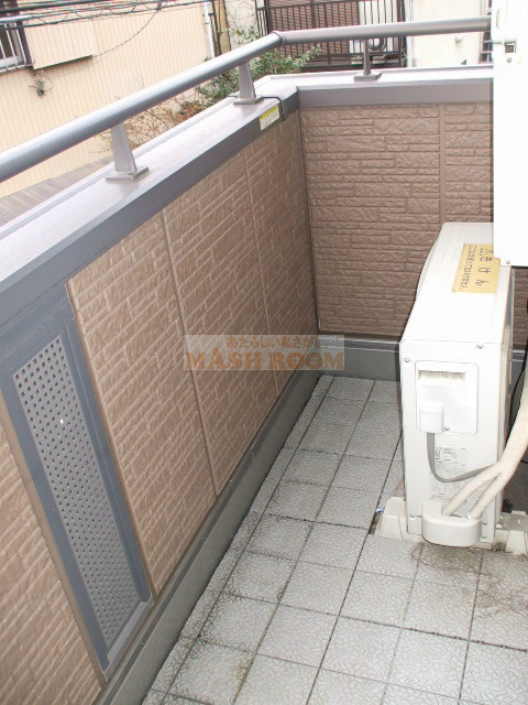 中野区大和町３丁目のアパートのバルコニー