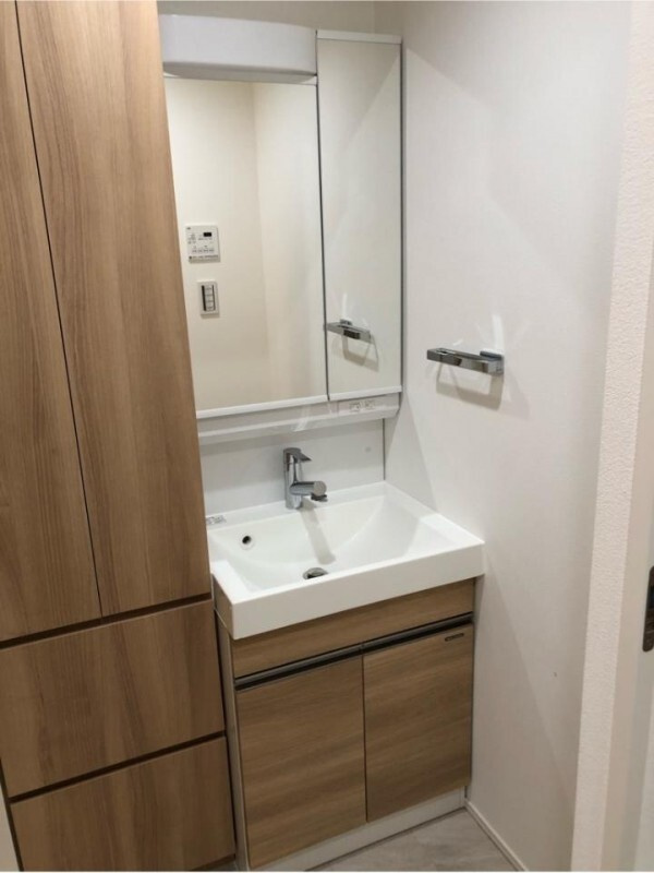 ラ・ファヴォールの独立洗面台