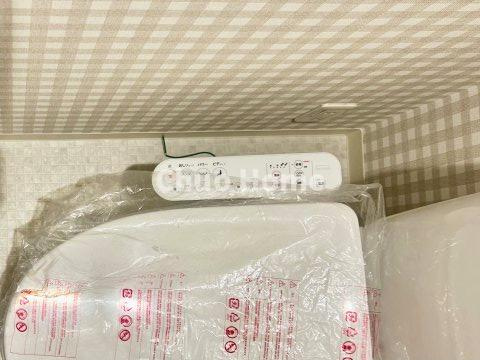 江戸川区松江5丁目中古住宅の内装|【ウォシュレット】清潔に使いたいお手洗いには最適な設備です。もちろんウォームレットも標準装備です。