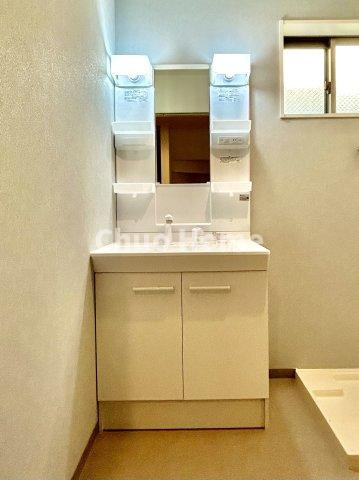 江戸川区松江5丁目中古住宅の独立洗面台|洗面化粧台