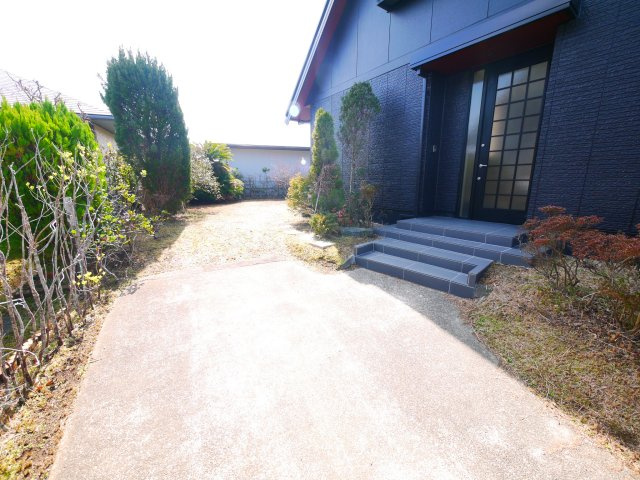 大網白里市みどりが丘4　中古戸建の駐車場|フルリノベーション済令和7年12月 4SLDK リビング約18帖床暖房　上下水都市ガス 駐車2台可能