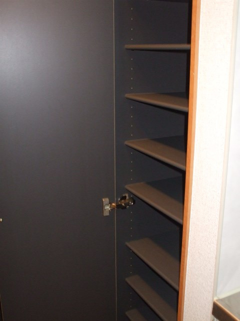 ハイツNANAの玄関