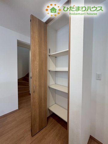 鴻巣市屈巣　第3期　新築一戸建て　ワイウッドコート　03の収納