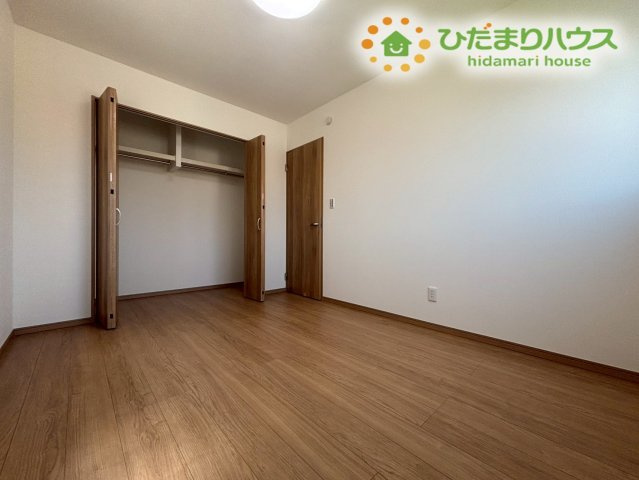 鴻巣市屈巣　第3期　新築一戸建て　ワイウッドコート　03の洋室