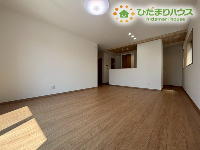 鴻巣市屈巣　第3期　新築一戸建て　ワイウッドコート　03の居間・リビング