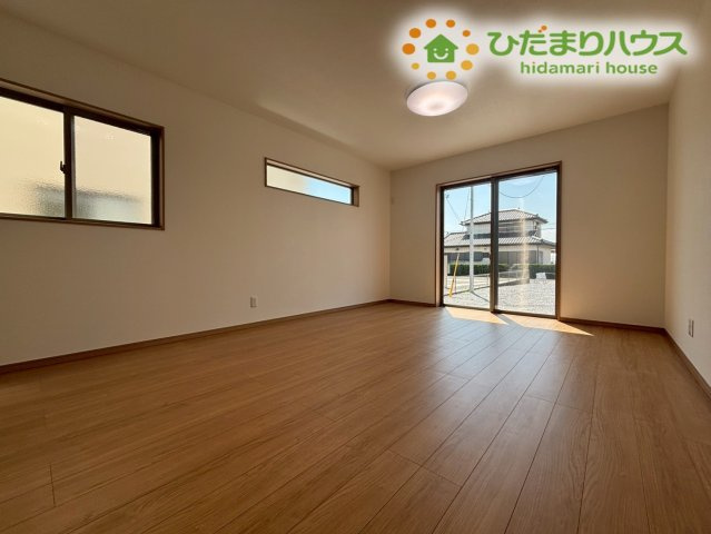 鴻巣市屈巣　第3期　新築一戸建て　ワイウッドコート　03の居間・リビング