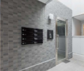 レピュア大島レジデンスのエントランス