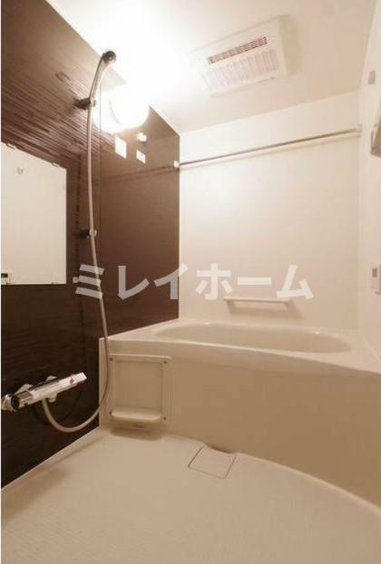 ジニア不動前の浴室