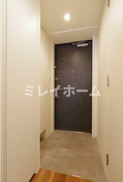 ジニア不動前の玄関