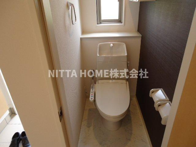 クローバーのトイレ|ウォシュレット付トイレです◎