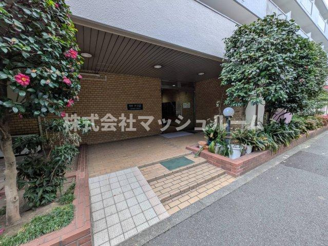 杉並区宮前２丁目の賃貸マンションのエントランス